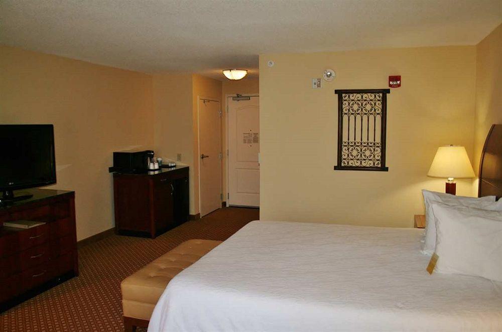 Hilton Garden Hotel 3*